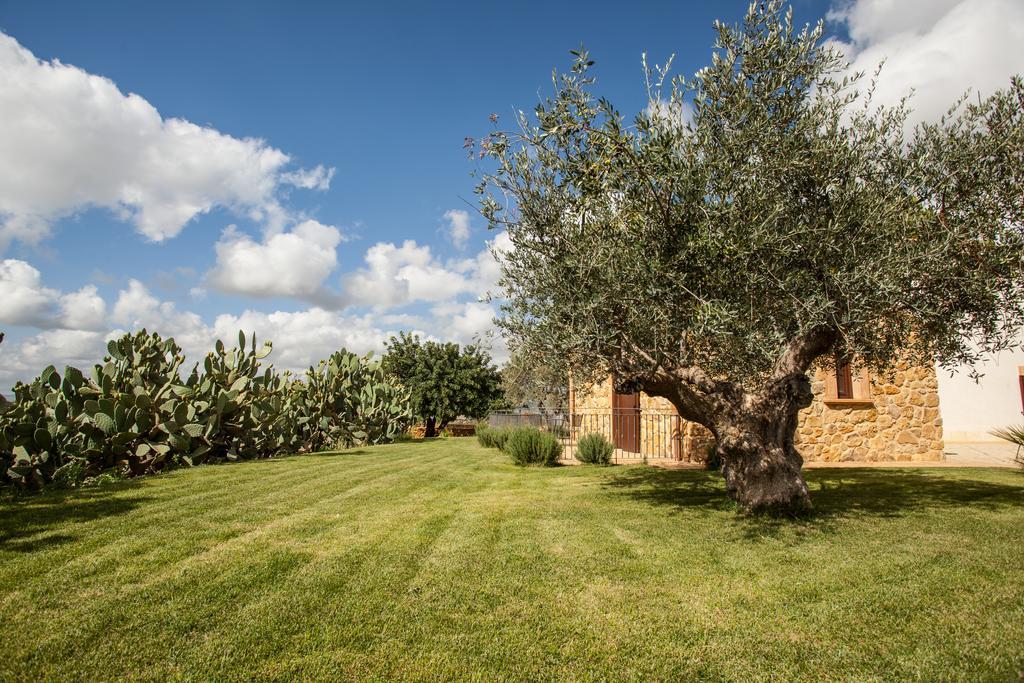 Agriturismo Feudo Muxarello Aragona الغرفة الصورة